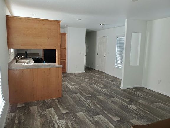 2nd image of 2038 Palm St Space 239