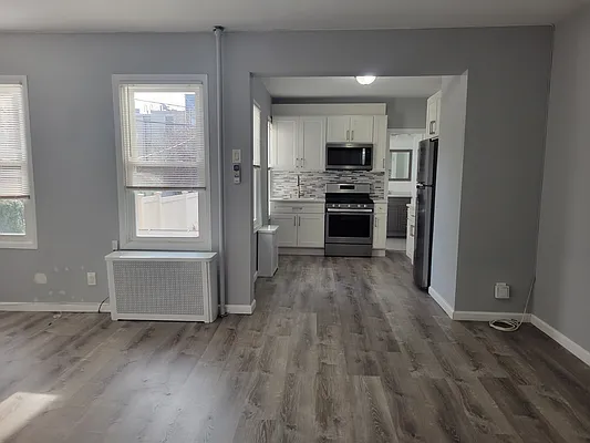 Rented by MCR Realty | media 2