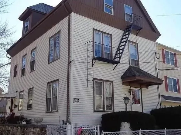 88 Bagley St, Central Falls, RI 02863