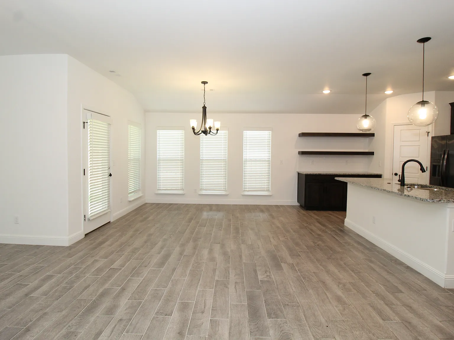 1450 Ari Avenue - 1 — Photo 3