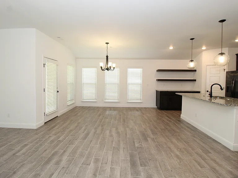 1450 Ari Ave — Photo 3