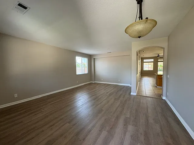 2136 Bowdoin St — Photo 7