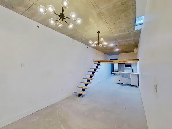 27 Montrose Avenue image 12 of 30