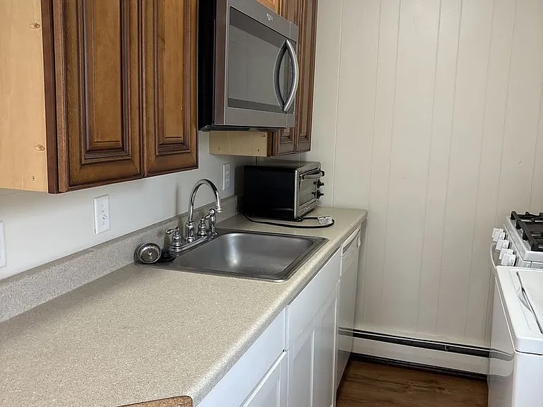 332 Stewart St — Photo 1