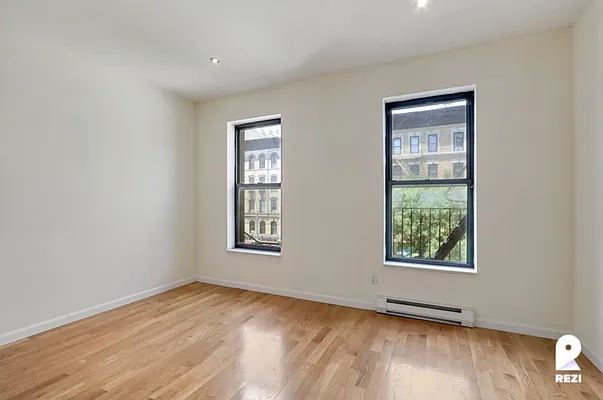 Rented by REZI | media 15