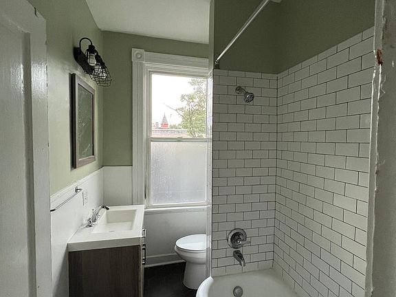 3rd image of 4202 Hamilton Ave APT 2