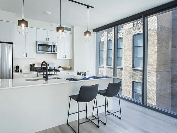 3rd image of 316 N Michigan Ave #2005