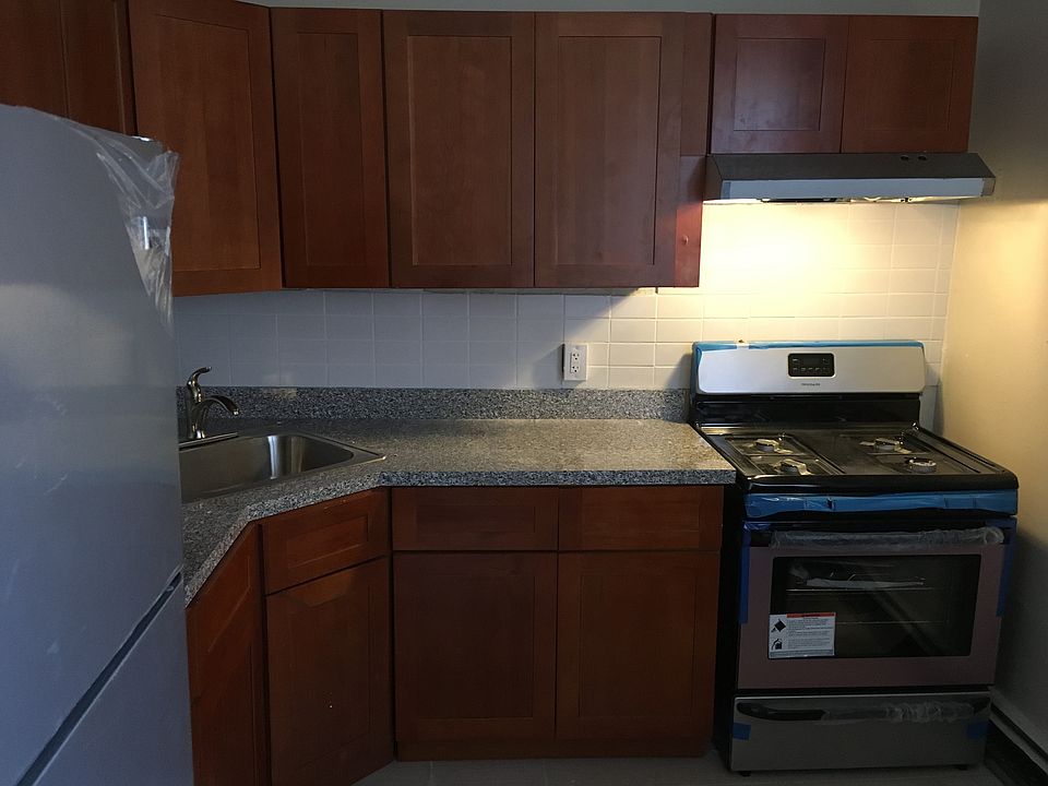 2nd image of 4407 Walnut St APT 3B