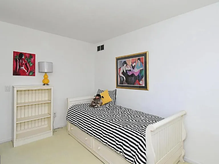 235 Pinecrest Ln — Photo 34