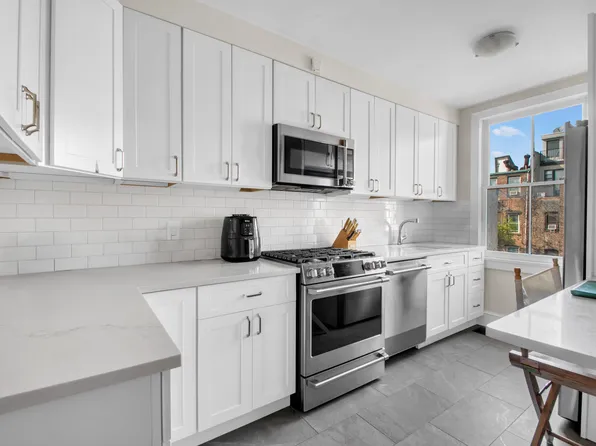 307 East 10th Street image 9 of 10