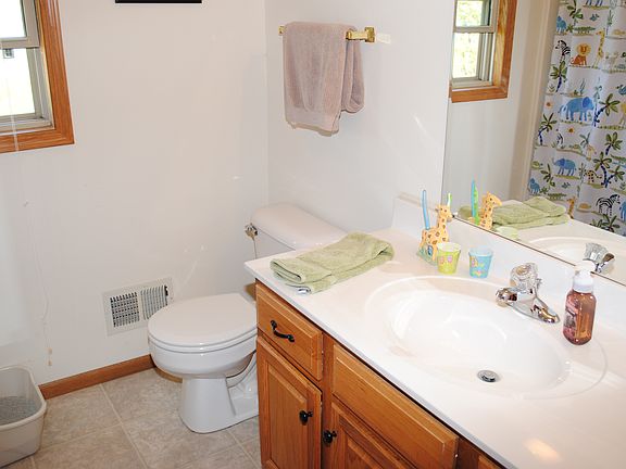 Upper full bath