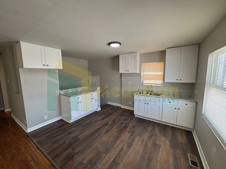 9648 S Yale Ave — Photo 7