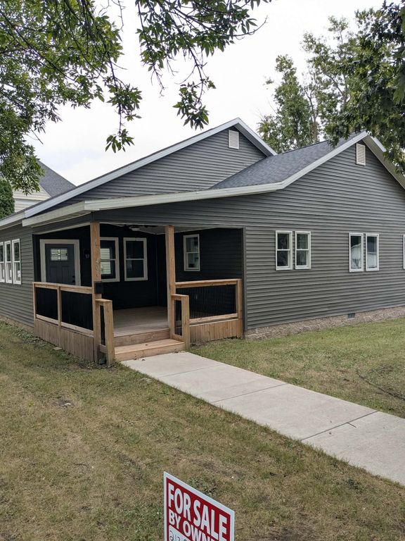 401 E Elm St - Property Image