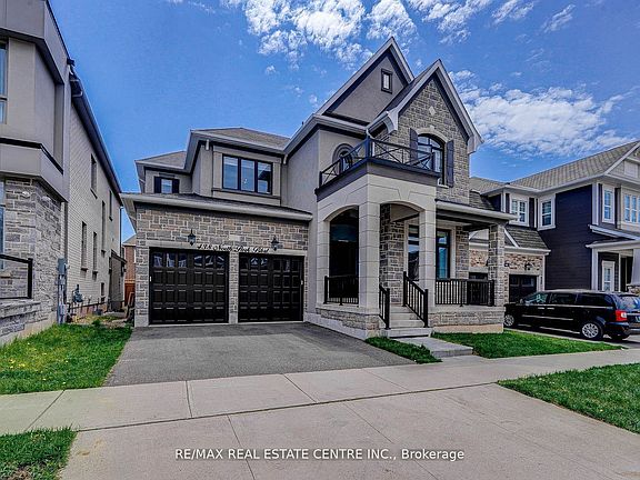 2nd image of 438 N Park Blvd