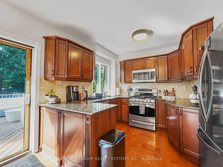 72 Glenridge Rd — Photo 9