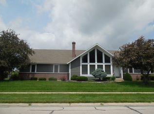 1302 Sanders Dr, Auburn, IN