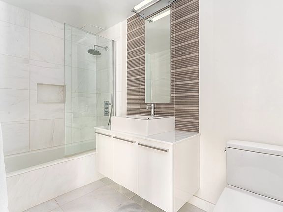 5th image of 133 W 22nd St APT 6B