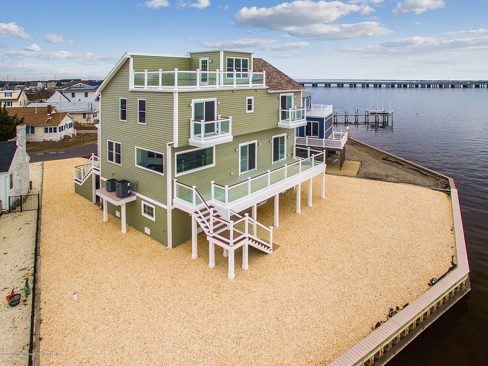 1st image of 67 Bay Shore Dr