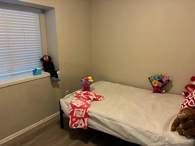 4 bed, 2.0 bath, 1635 sqft, $702 — Photo 1