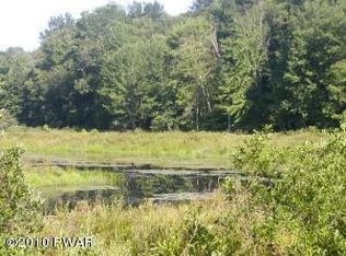 76 Hemlock Ln, Lake Ariel, PA 18436