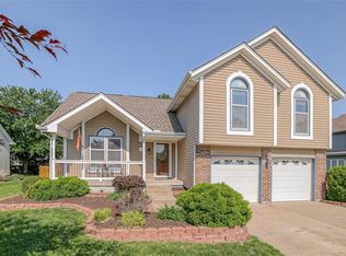 3514 SW Windsong Dr, Lees Summit, MO 64082