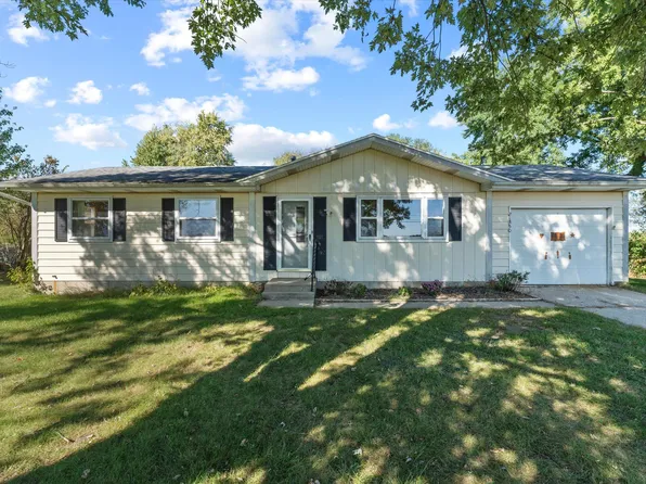 24350 Redfield St, Edwardsburg, MI 49112