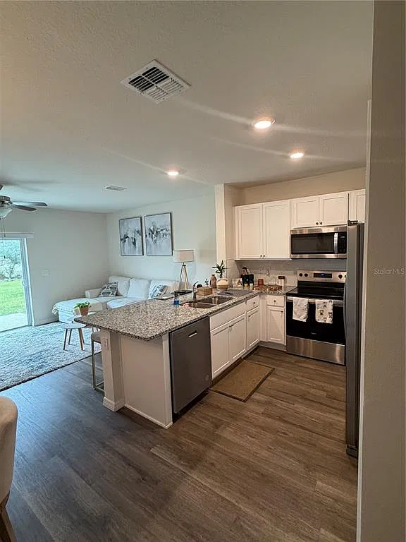 3 bed, 2.5 bath, 1488 sqft, $1,800 — Photo 4
