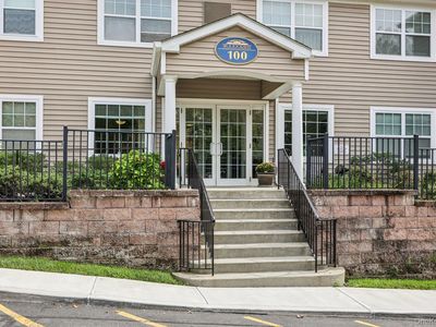 100 Woodcrest Lane #123, Mount Kisco, NY, 10549