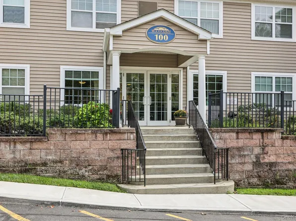 100 Woodcrest Lane #123, Mount Kisco, NY 10549