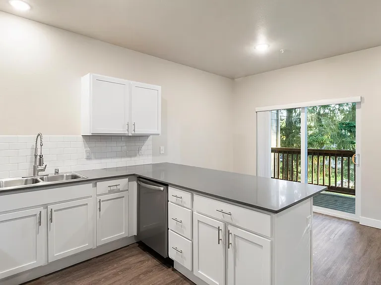 Arbor Crest Apartments — Photo 8