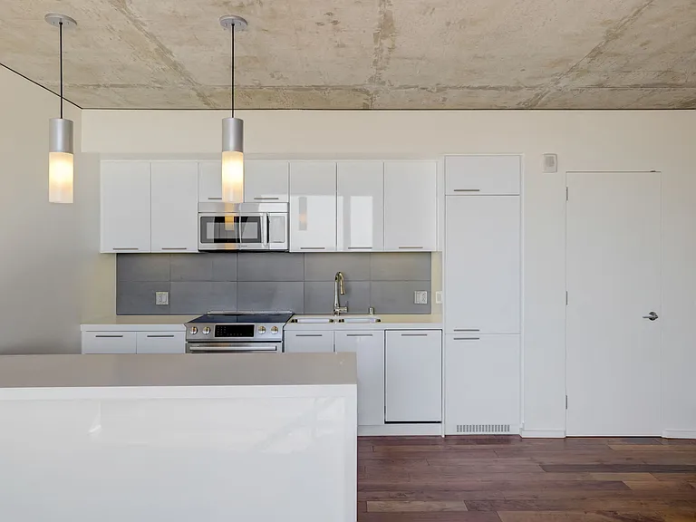 AKA West Hollywood Apartment Residences — Photo 13