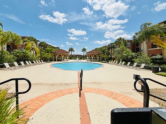 3rd image of 5506 Metrowest Blvd #13-203