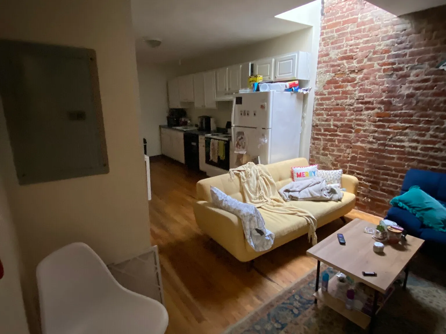 3 bed, 999 sqft, $4,500 — Photo 3