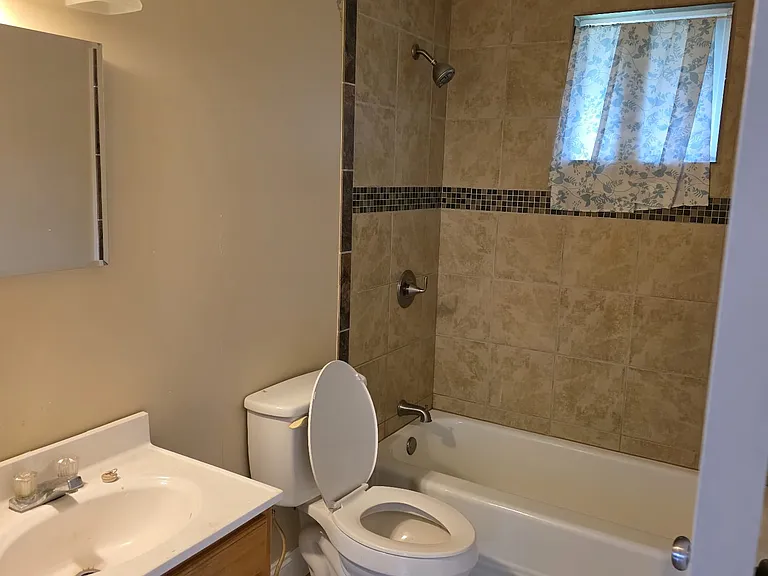 540 Boquet St — Photo 7