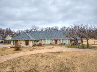 3801 Coachman Rd, Edmond, OK 73013