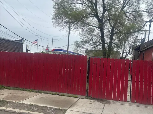 6236 Horatio St, Detroit, MI 48210