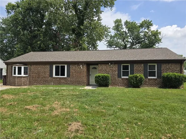 3114 Tournament Dr, Chesapeake, VA 23323