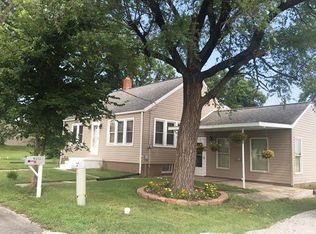 9015 S Blue Haven Dr, Troy, IL 62294