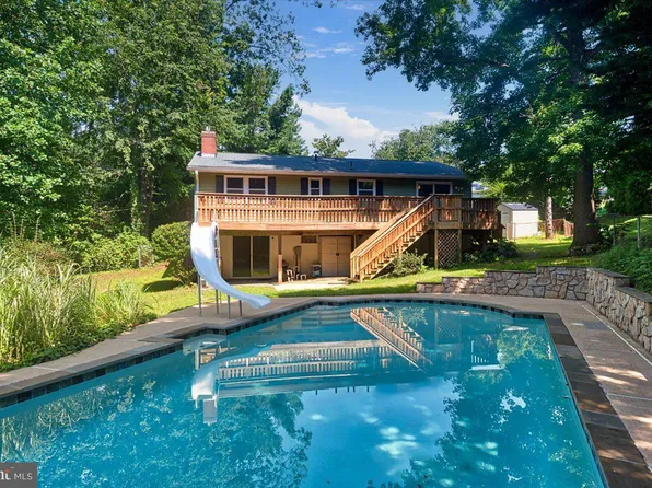 3901 13th St, Chesapeake Beach, MD 20732