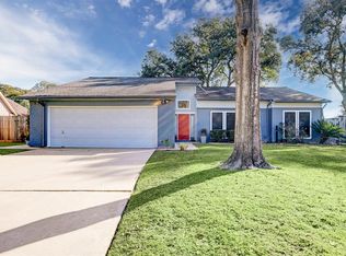 105 S Jane St, Alvin, TX 77511