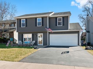 1148 Greensfield Dr, Naperville, IL 60563