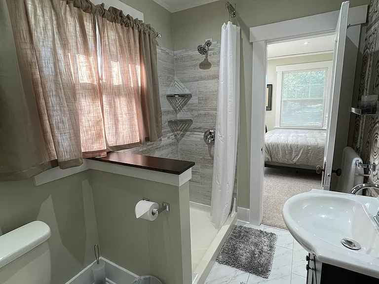 2211 SW Kenilworth Ct — Photo 4