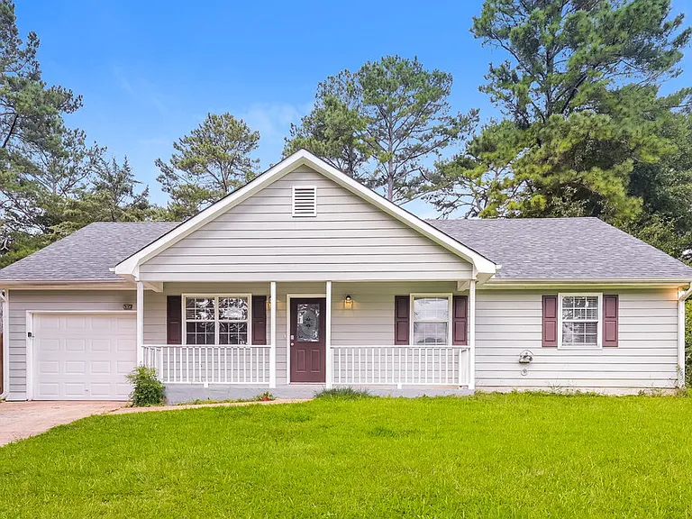 2981 Landmark Dr SE — Photo 1