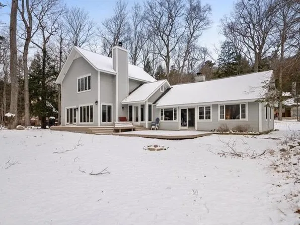6193 Idylwilde Dr SE, Harbor Springs, MI 49740