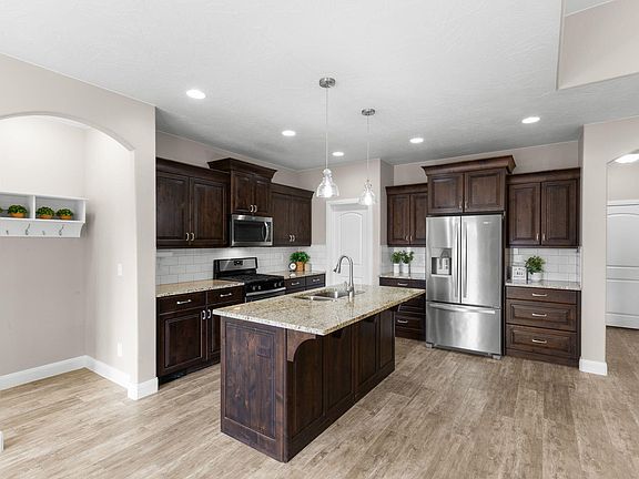 5th image of 2992 E Rasmussen Dr