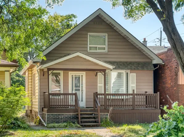 1488 Lincoln Rd, Windsor, ON N8Y 2J1