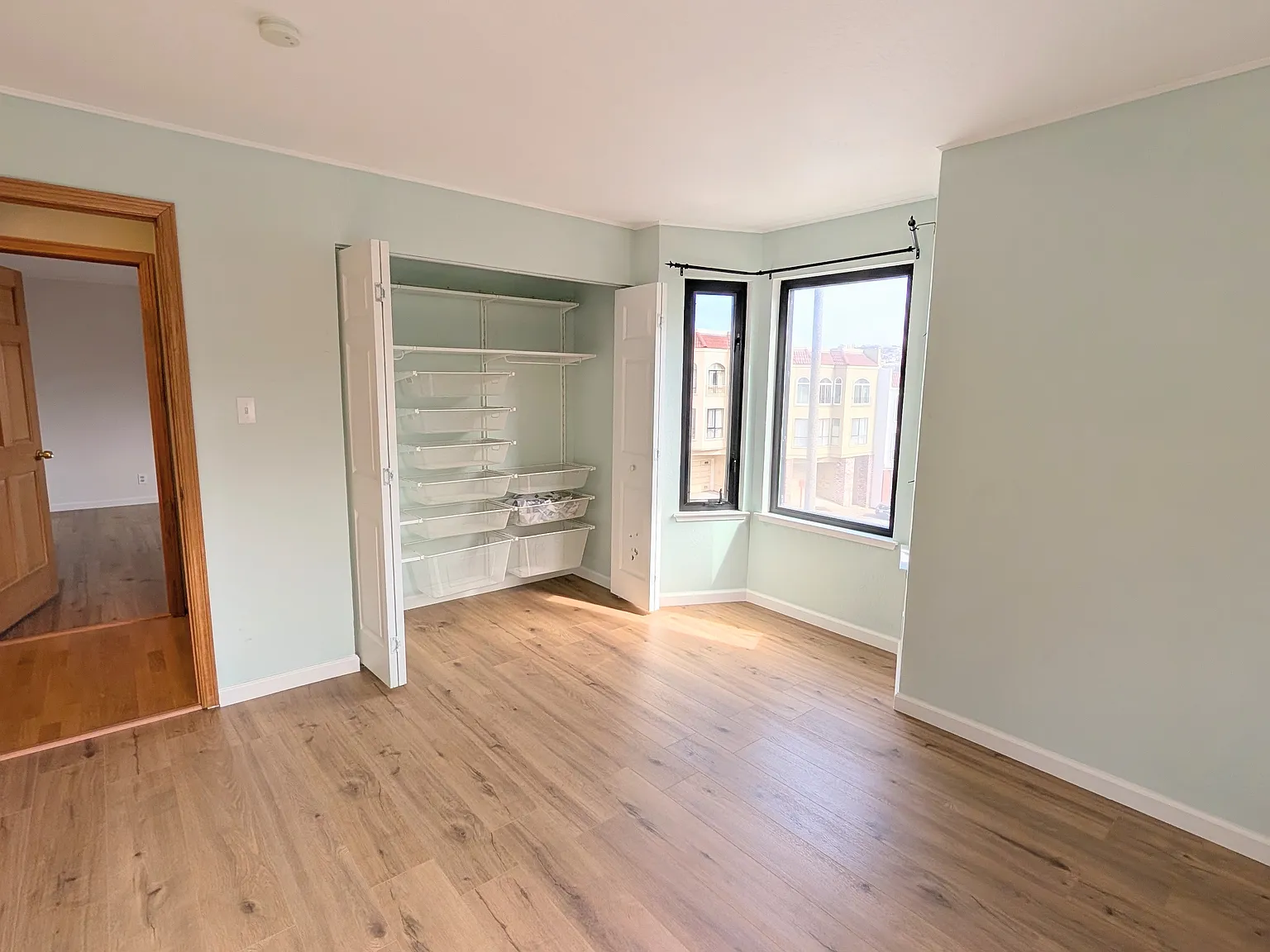 3 bed, 1403 sqft, $5,300 — Photo 4