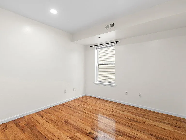 117 Logan Ave — Photo 12