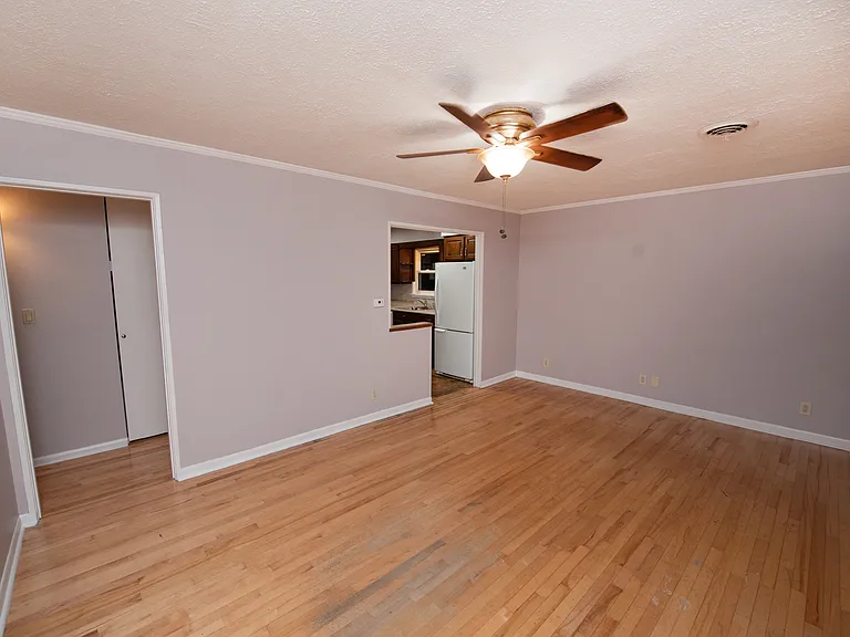 2505 Edgelea Dr — Photo 8