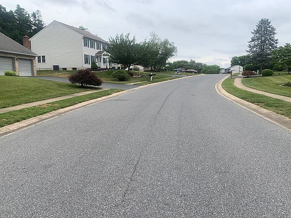 4th image of 182 Belmont Dr